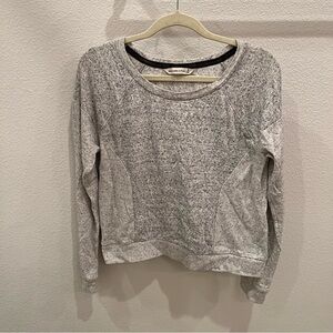 ABERCROMBIE AND FITCH Two Toned Cropped Sweater